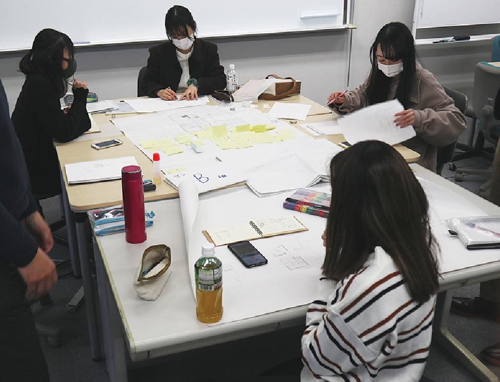 共立女子大学 産学連携の授業風景